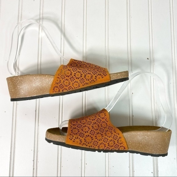 A.‎ Giannetti Perforated Slip onSandals Size 6.5 Orange Suede - Picture 5 of 10